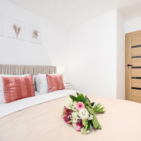 Lumina Apartment Opposite The Palace Of Culture And Science Varsóvia Exterior foto